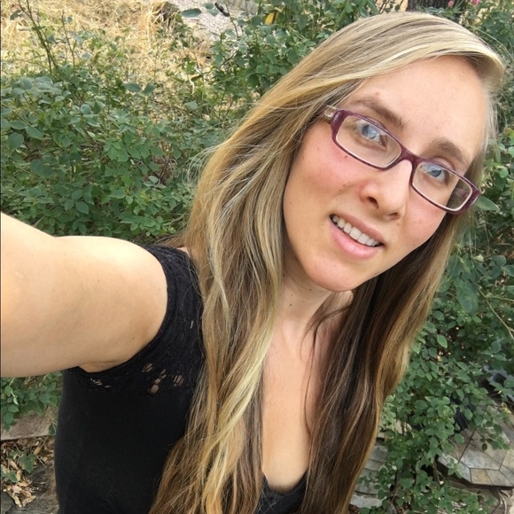 Meet your Posher, Emily - Picture 1 of 1